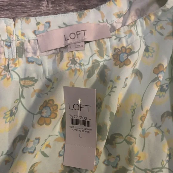 LOFT Women's Garden Floral Bubble Hem Sleeveless Blouse - Picture 5 of 8